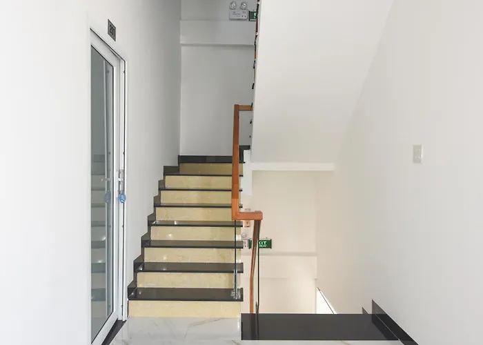 Khách sạn Hà Thành *